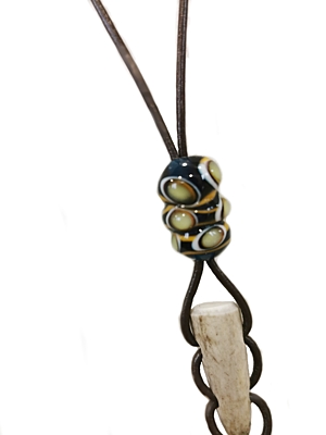Bracco Original whistle strap made of natural materials, bead- magic eye, green.